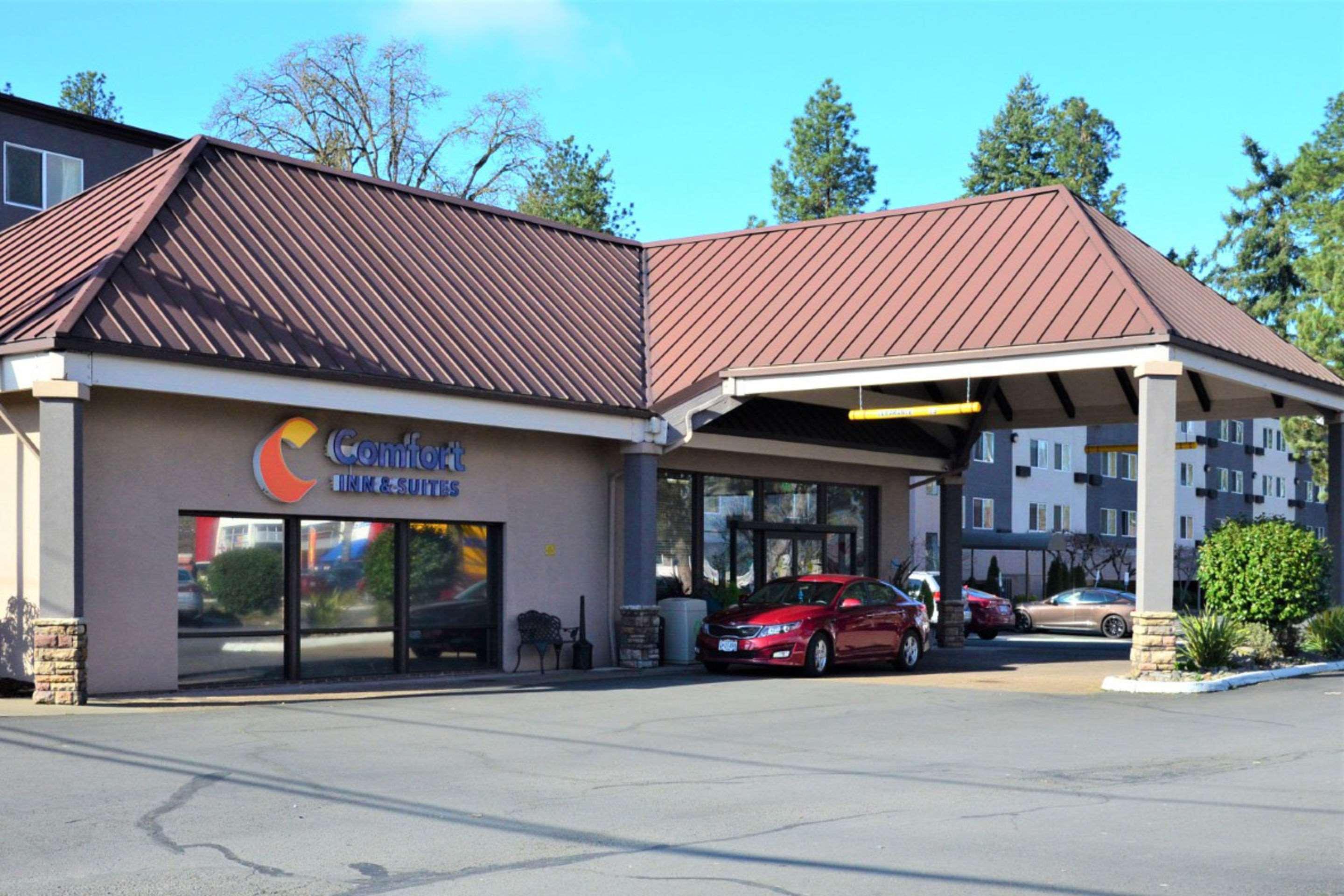 Comfort Inn & Suites Beaverton - Portland West מראה חיצוני תמונה