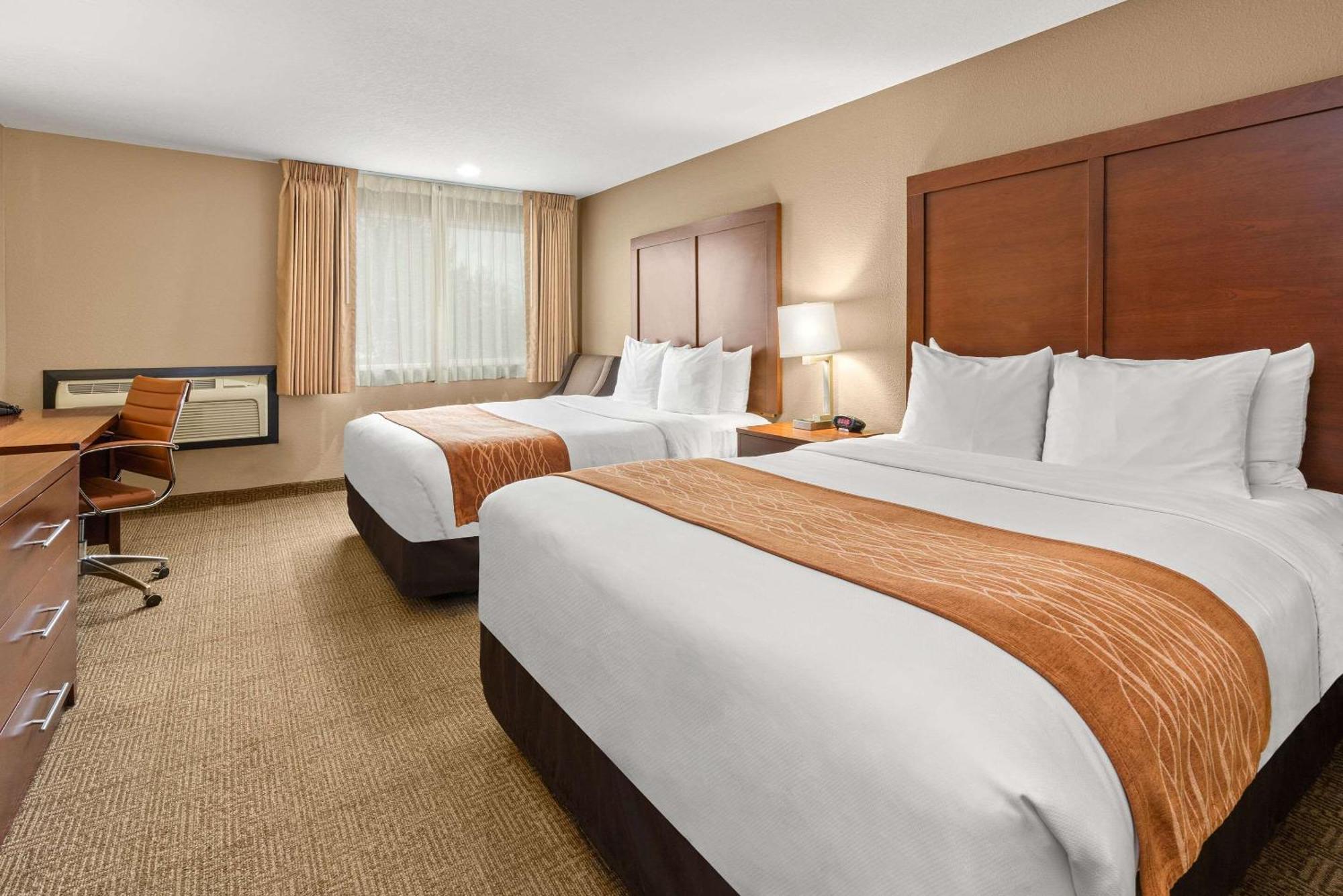 Comfort Inn & Suites Beaverton - Portland West מראה חיצוני תמונה