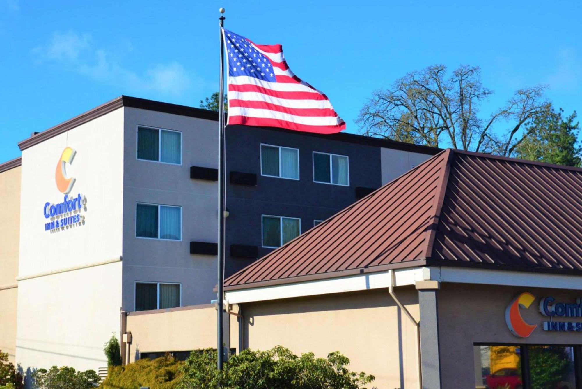 Comfort Inn & Suites Beaverton - Portland West מראה חיצוני תמונה